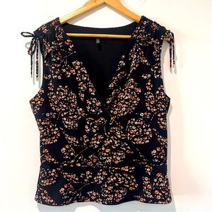 White House Black Market V neck Blouse size Large